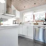 Casa de Férias Bright And Well-kept Close To The Beach, Nature And Charming